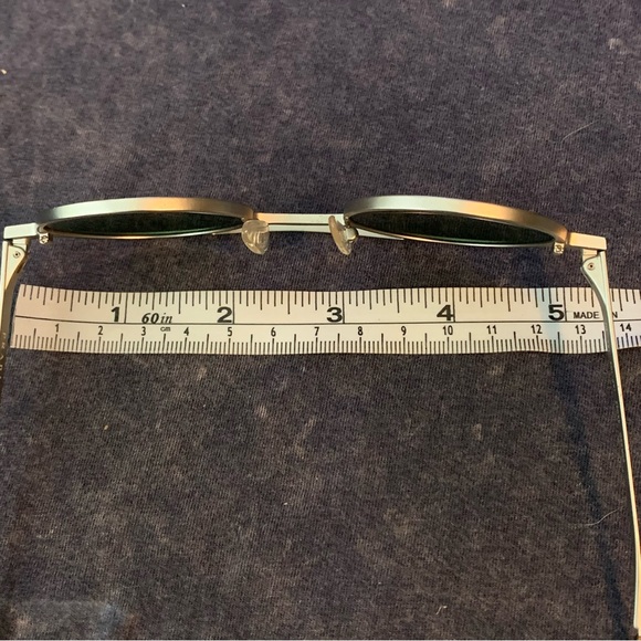 Prada Sunnies - Picture 9 of 9